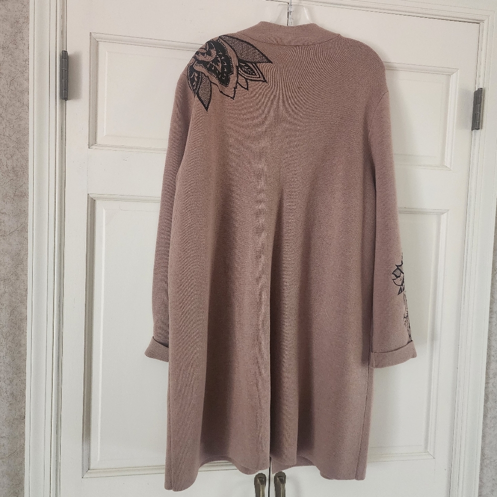 Chicos Long Cardigan Floral Embroidered Knit Sweater Jacket Tan .New No Tag - Picture 2 of 7